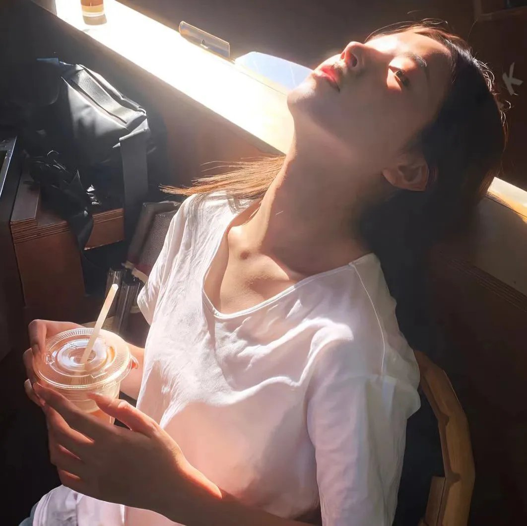 月亮中的亚马逊女人